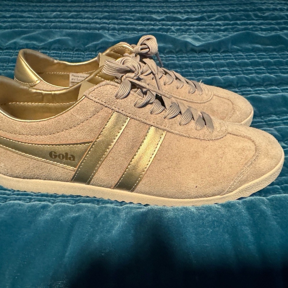 Gola Men's Beige and Gold Sneakers